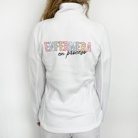 Chaqueta Bordada Enfermera profesional de color blanco con azul mar, Zazzle.es